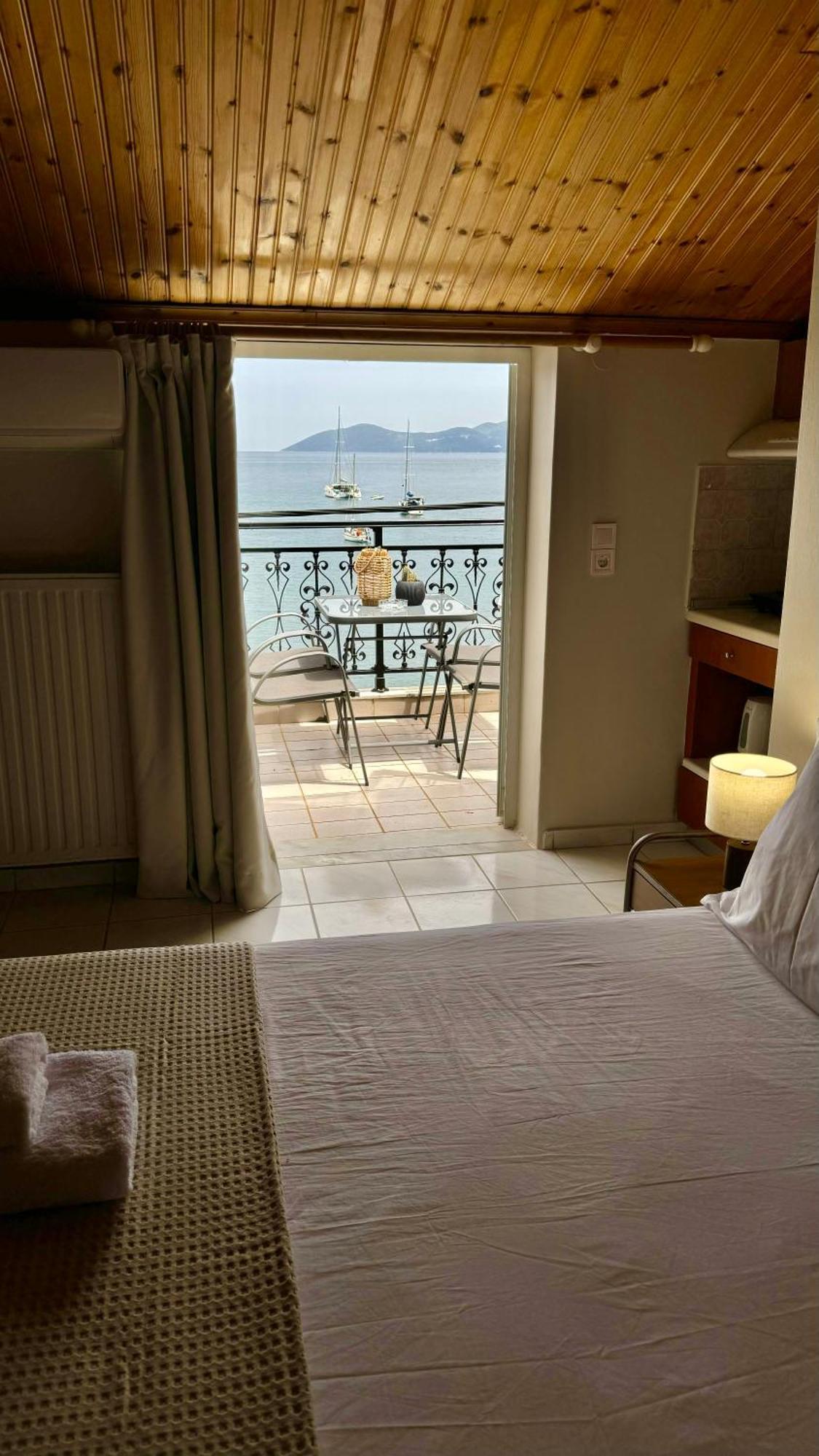 Sea Side Studios Agia Efimia Buitenkant foto